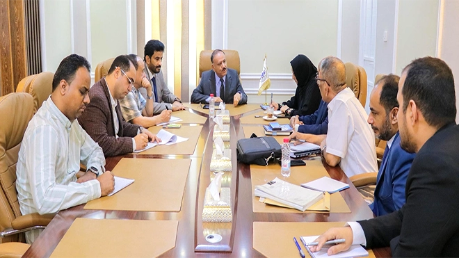 ​وزير النقل يناقش تسريع تنفيذ مشروع ميناء سقطرى الاستراتيجي